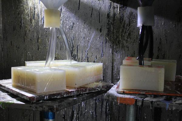 認真給客戶講解